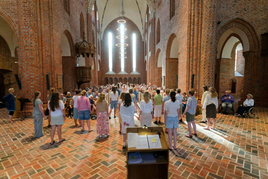 Aftensang i Løgumkloster Kirke med Fredensborg Slotskirkes Pigekor